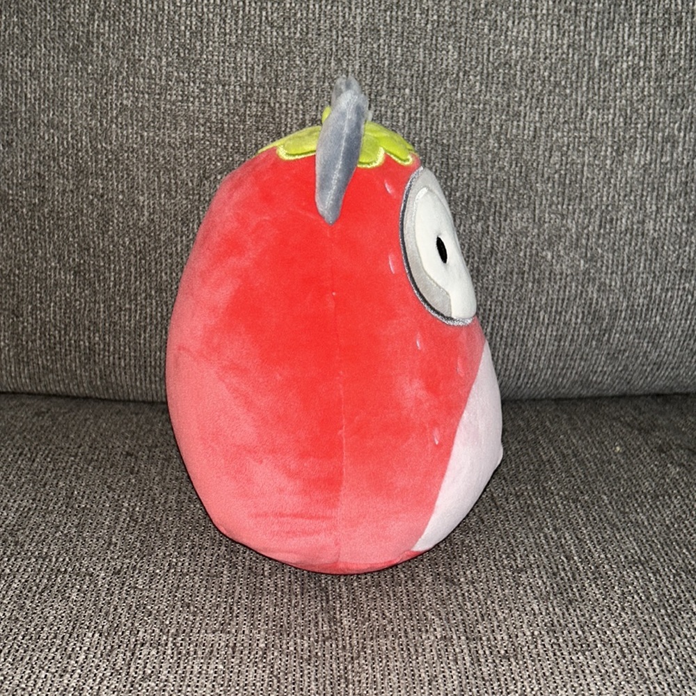 Ryan the strawberry husky squishmallow Nwt 8 in - Picture 4 of 5